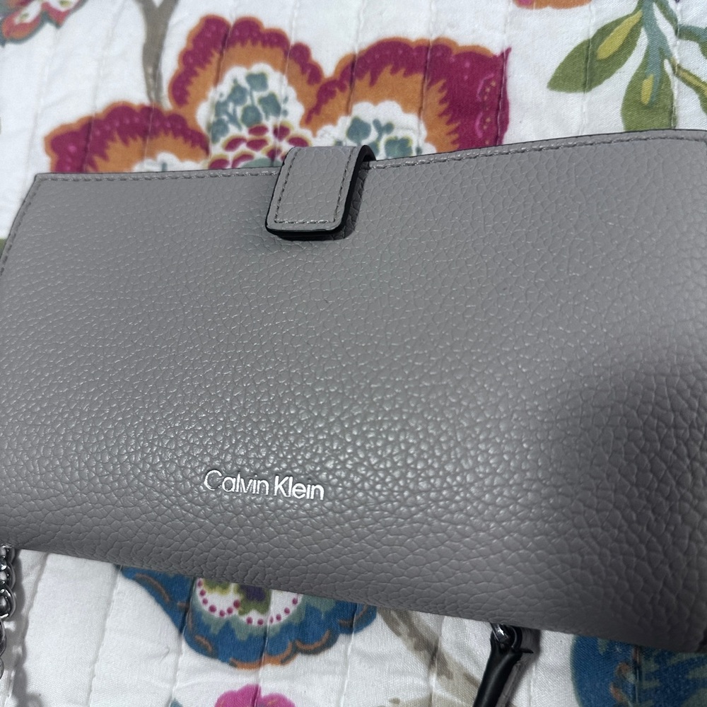 Calvin Klein crossbody/wallet/clutch